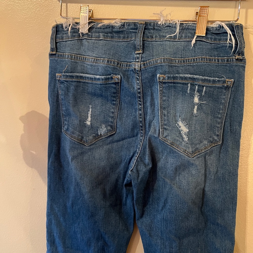 Vervet Distressed Jeans - Picture 3 of 4